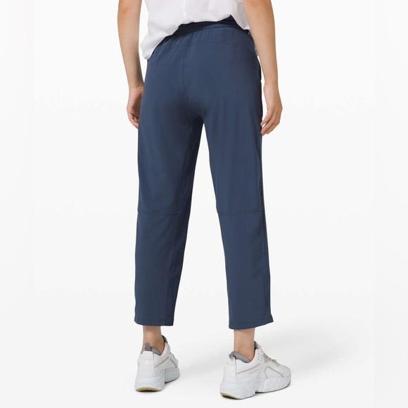 Lululemon Beyond the Studio Crop - Picture 6 of 10
